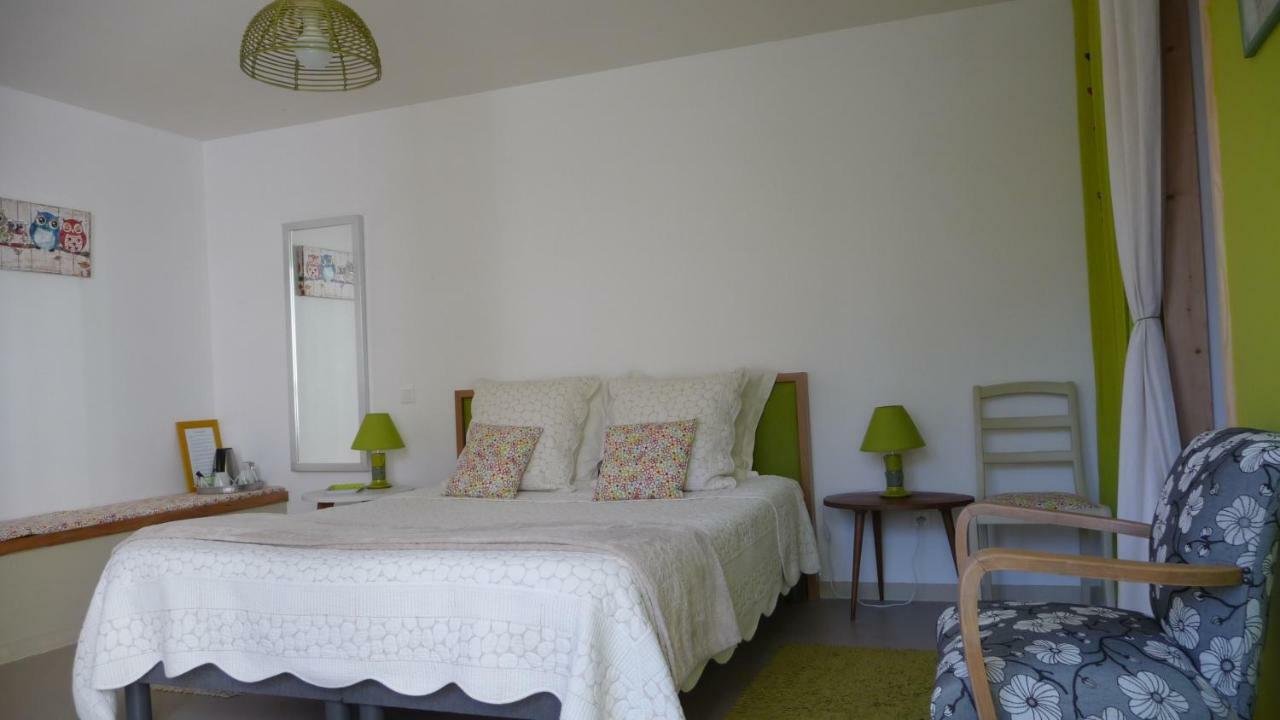 Le Jardin Aux Oiseaux Bed and Breakfast Férel Eksteriør billede